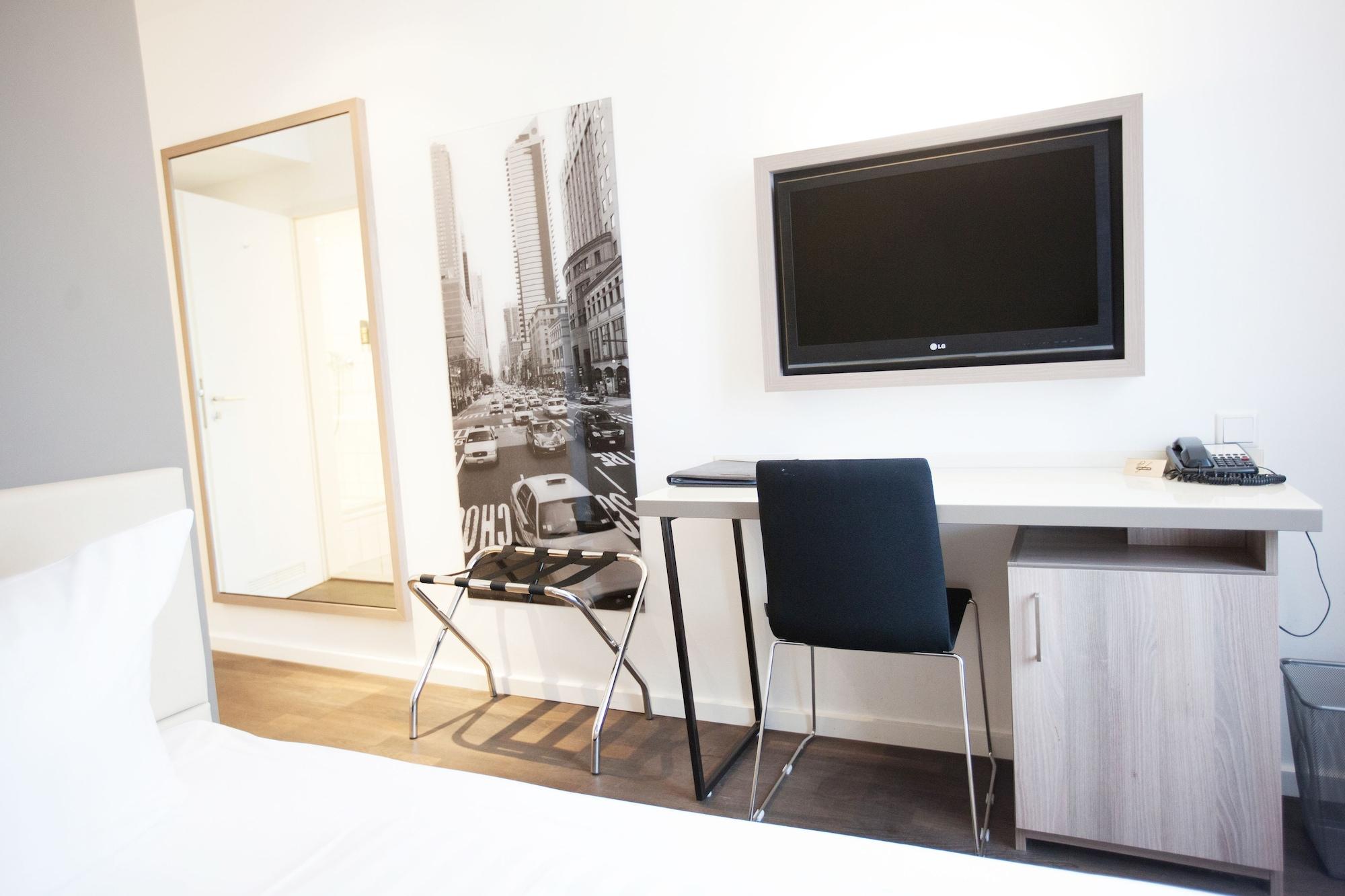Manhattan Hotel Francfort-sur-le-Main Extérieur photo