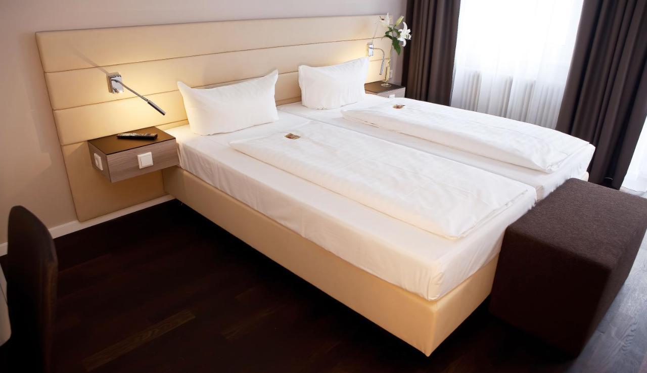 Manhattan Hotel Francfort-sur-le-Main Extérieur photo