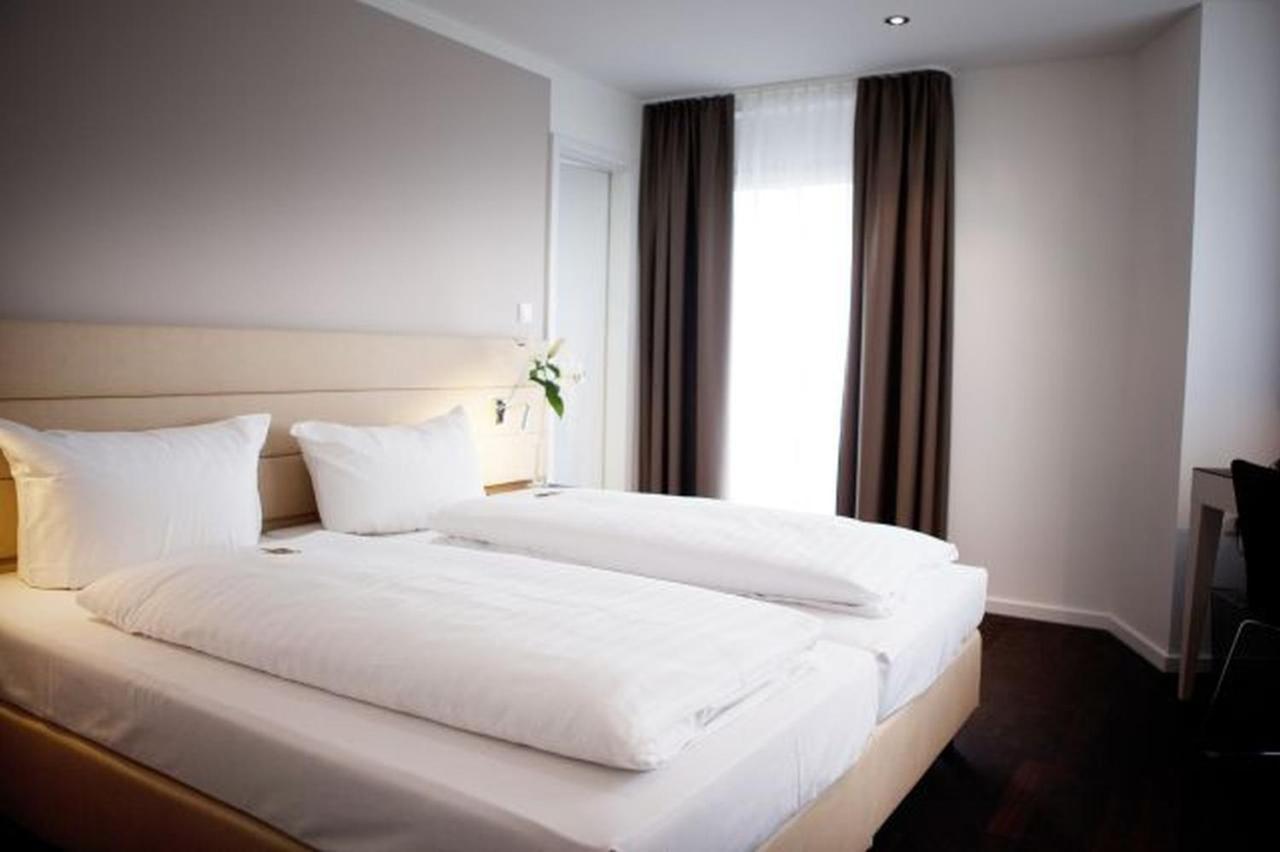 Manhattan Hotel Francfort-sur-le-Main Extérieur photo