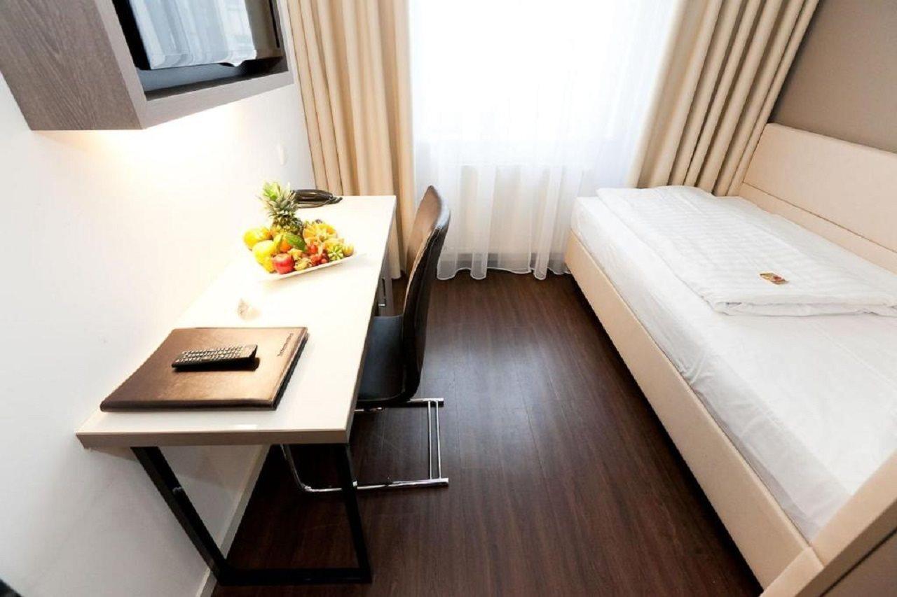 Manhattan Hotel Francfort-sur-le-Main Extérieur photo