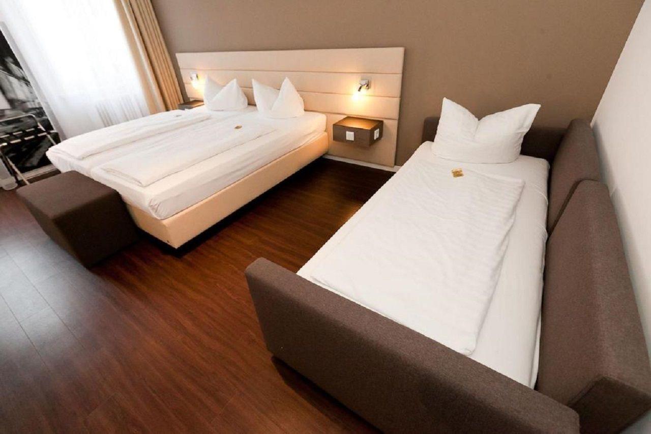 Manhattan Hotel Francfort-sur-le-Main Extérieur photo